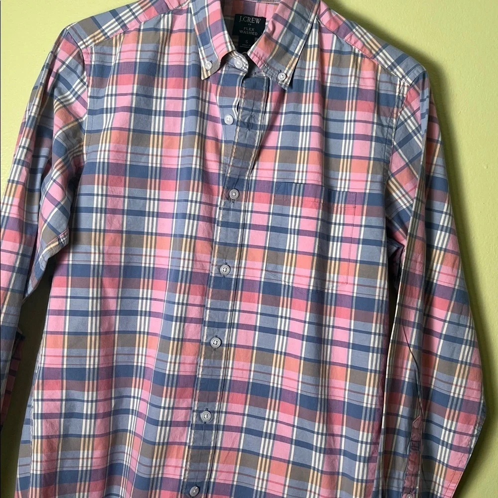 J.crew men’s dress Casual Pink and Blue Plaid Shirt size small.